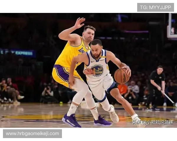 湖人勇士激战首场较量精彩回顾与赛后分析 湖人勇士激战首场较量精彩回顾与赛后分析