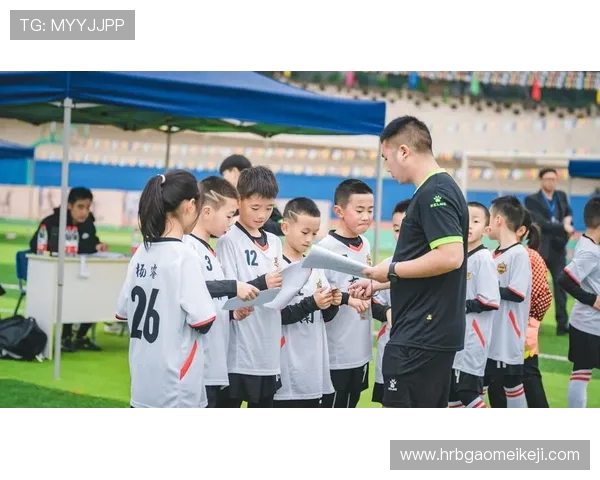 重庆足球队在灵活性排行榜中荣登第八名展现出不俗实力与潜力 重庆足球队在灵活性排行榜中荣登第八名展现出不俗实力与潜力