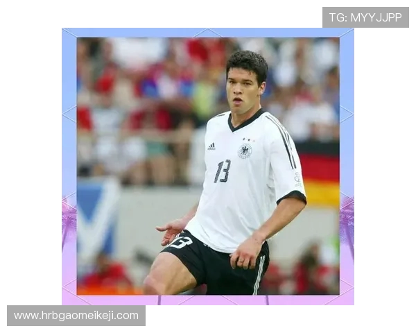 马丁内斯的传奇旅程：从草根球员到世界足球舞台的璀璨明星