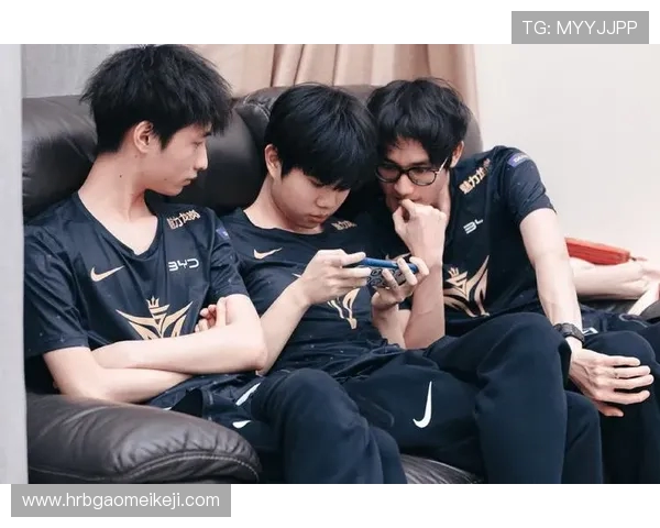 V5战队在世界大师赛中以100分稳居积分榜首位展现强大实力